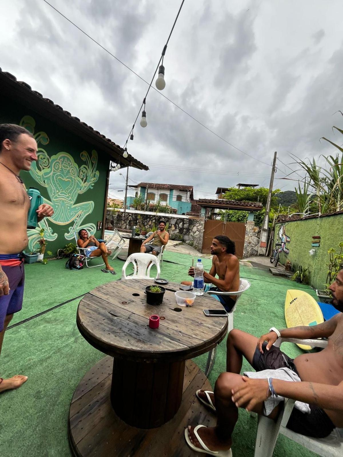 Da Lua Hostel Ubatuba Buitenkant foto