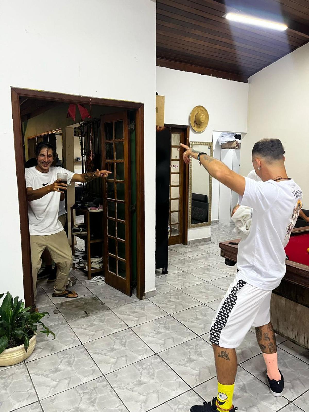 Da Lua Hostel Ubatuba Buitenkant foto